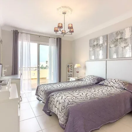 Holiday Calle El Horno